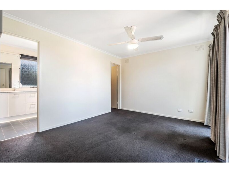 9 Blackman Avenue, Mill Park VIC 3082