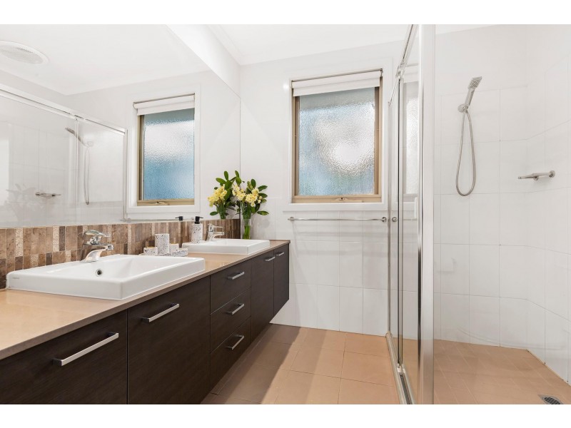 1 Cahir Close, Macleod VIC 3085