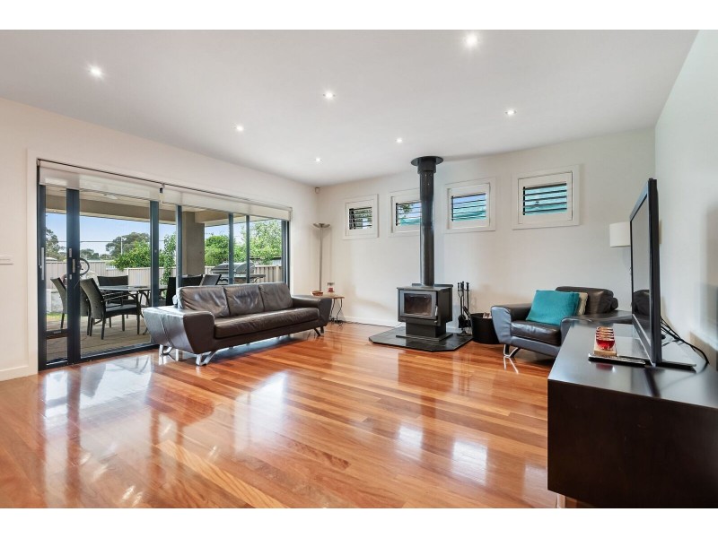 94 Winter Crescent, Reservoir VIC 3073