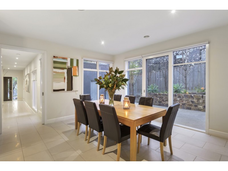 8 Gresswell Road, Macleod VIC 3085