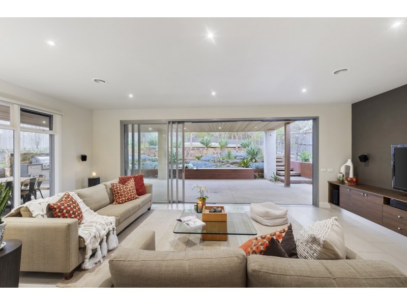 8 Gresswell Road, Macleod VIC 3085