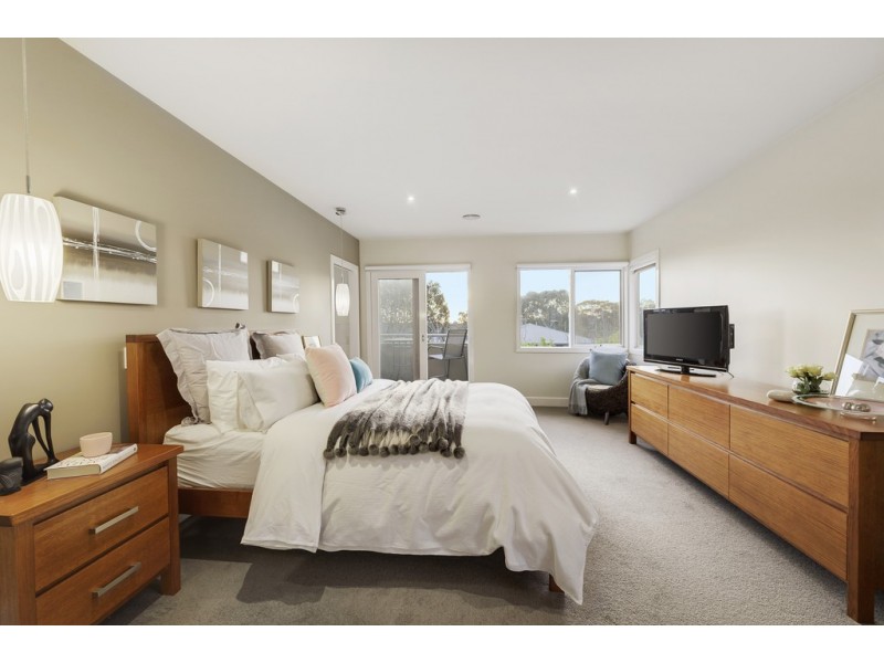 8 Gresswell Road, Macleod VIC 3085