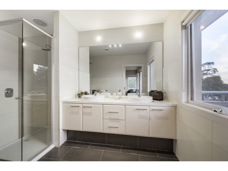 8 Gresswell Road, Macleod VIC 3085