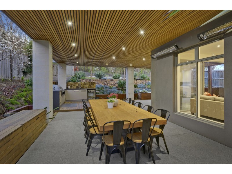 8 Gresswell Road, Macleod VIC 3085