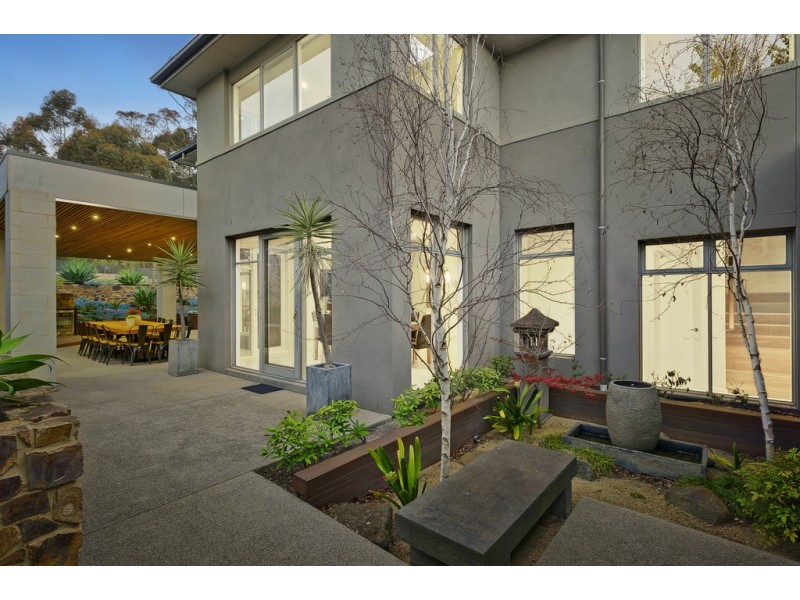 8 Gresswell Road, Macleod VIC 3085