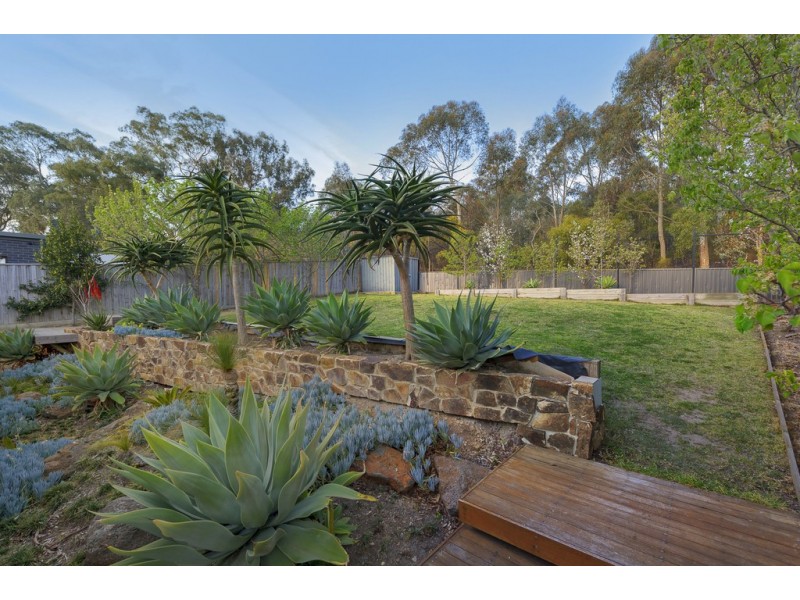 8 Gresswell Road, Macleod VIC 3085