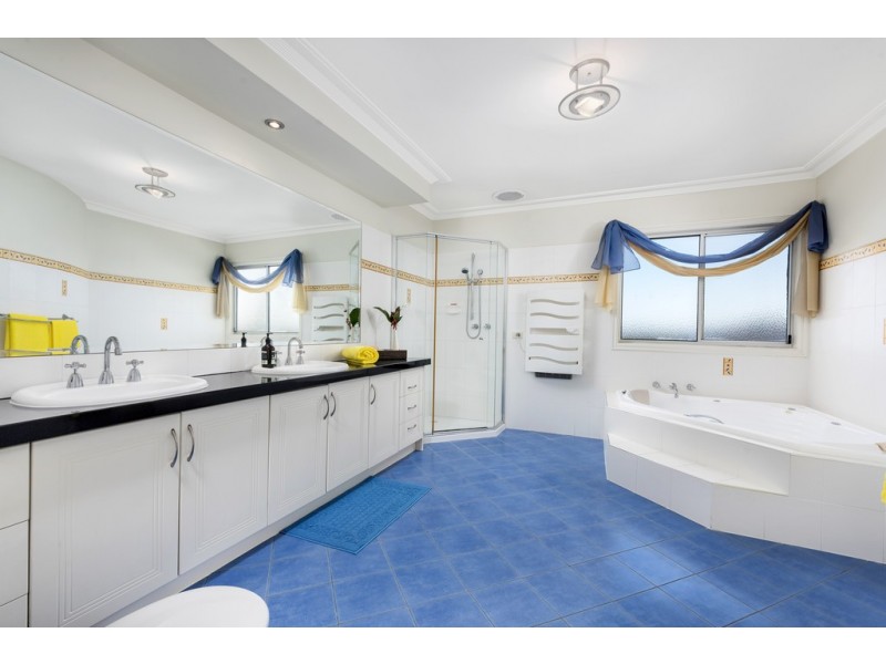 32 Maculata Grove, Bundoora VIC 3083