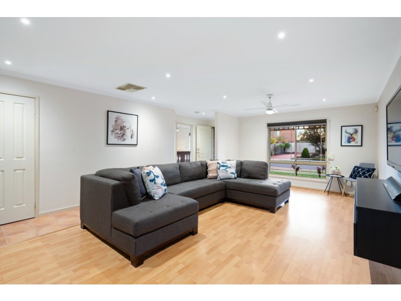 10 Larkspur Close, Epping VIC 3076