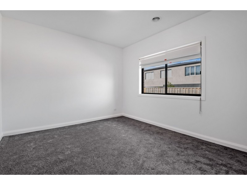 2/2 Cerridwen Close, Epping VIC 3076