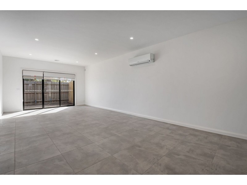 2/2 Cerridwen Close, Epping VIC 3076
