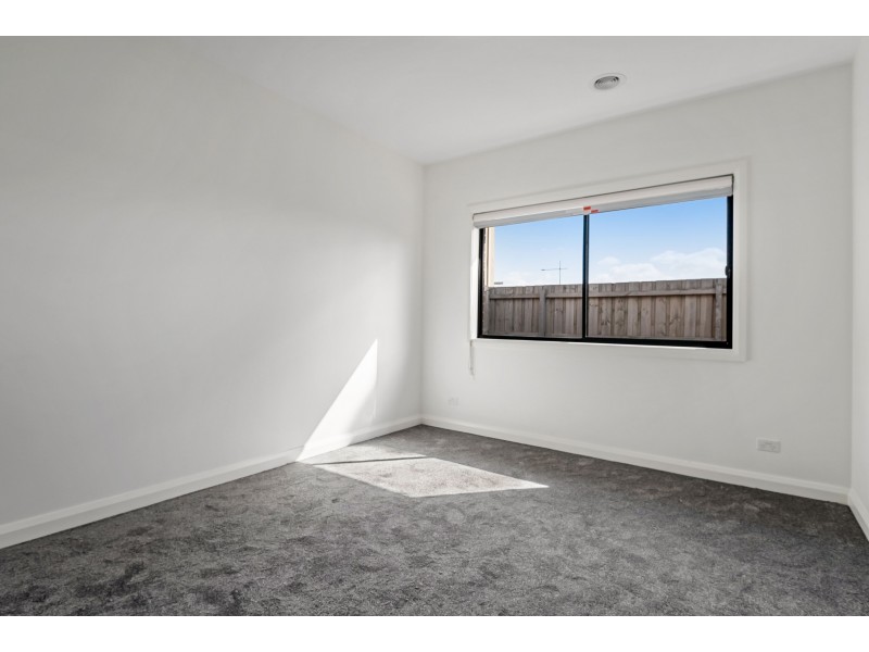 2/2 Cerridwen Close, Epping VIC 3076