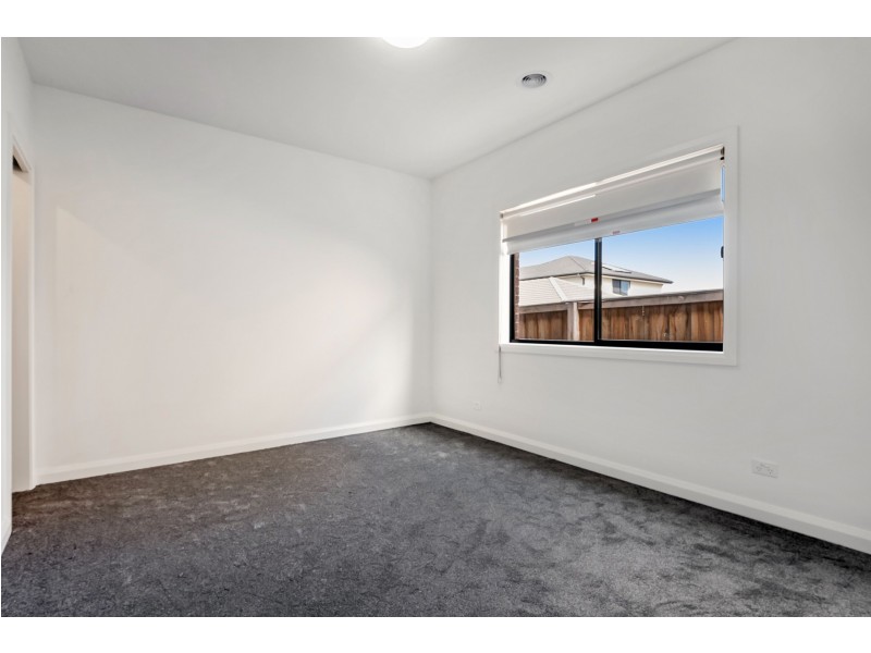 2/2 Cerridwen Close, Epping VIC 3076
