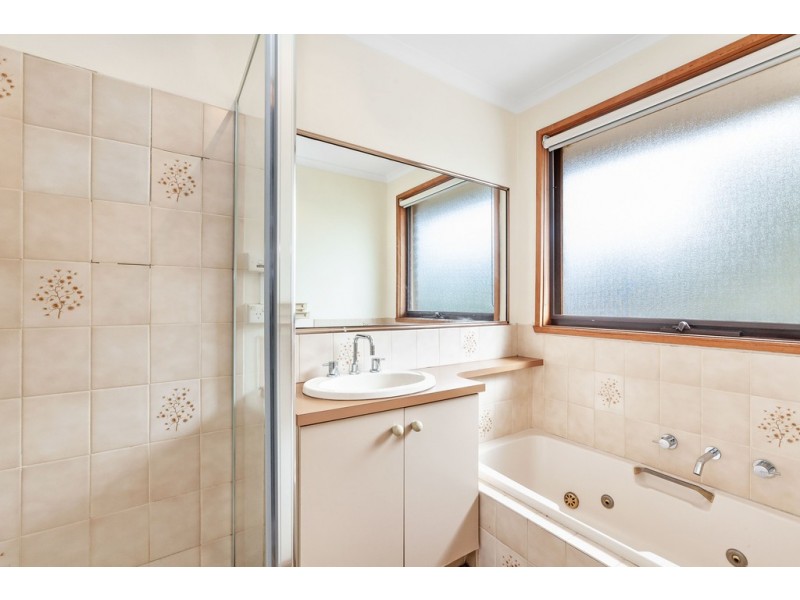 5 Aster Court, Mill Park VIC 3082