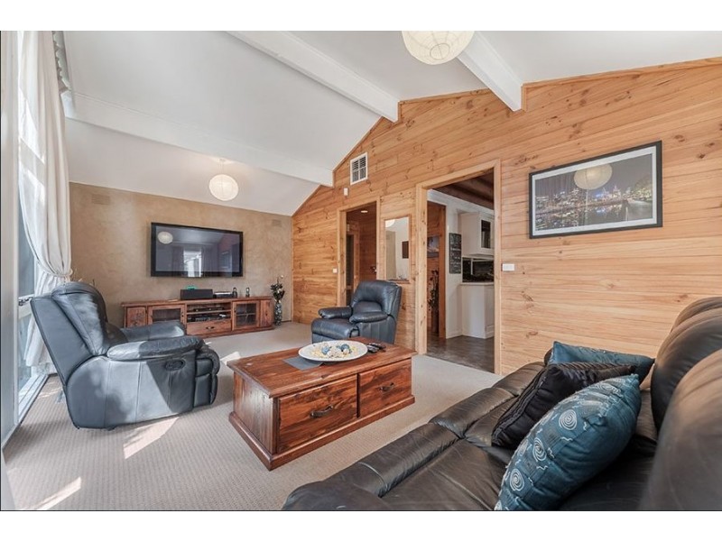 7 Henricks Court, Mill Park VIC 3082