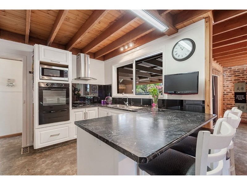 7 Henricks Court, Mill Park VIC 3082