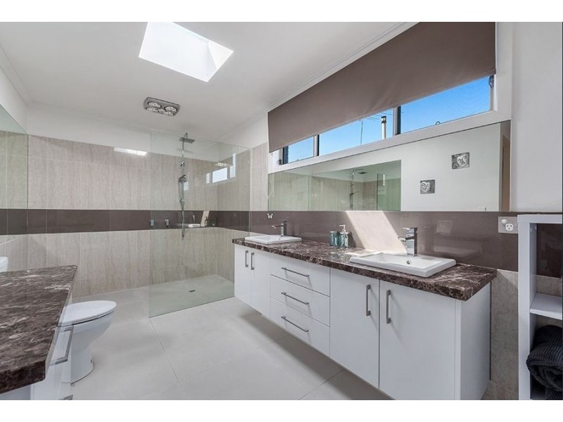 7 Henricks Court, Mill Park VIC 3082