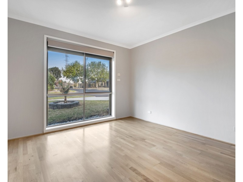 1 Monterey Court, Mill Park VIC 3082