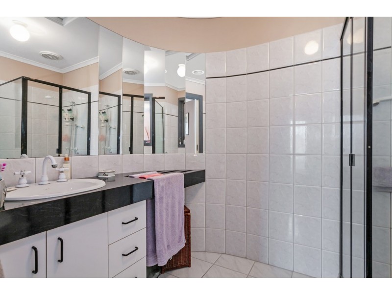 22 Manna Gum Walk, South Morang VIC 3752