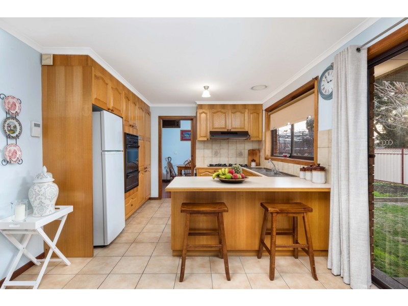 34 Hurlstone Crescent, Mill Park VIC 3082