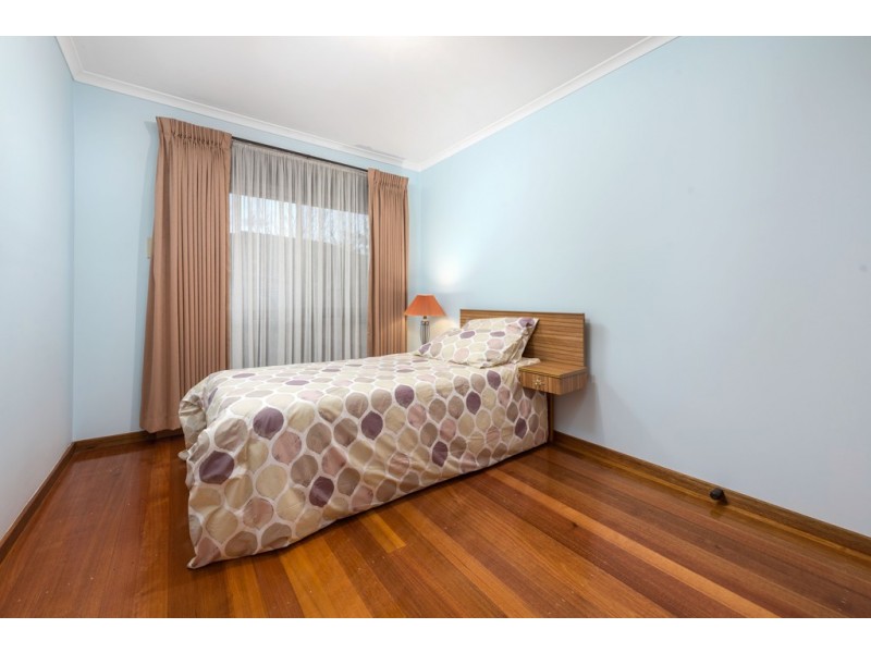 34 Hurlstone Crescent, Mill Park VIC 3082