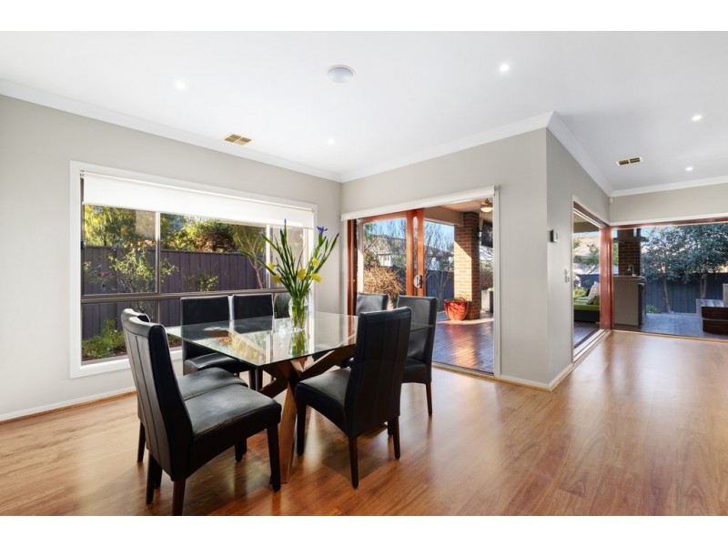 33 Fitzjohns Drive, Bundoora VIC 3083