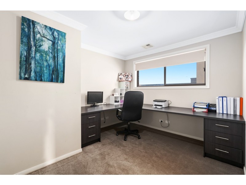 33 Fitzjohns Drive, Bundoora VIC 3083