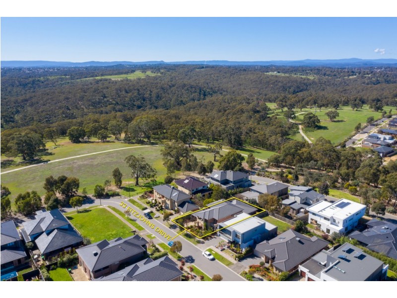 33 Fitzjohns Drive, Bundoora VIC 3083