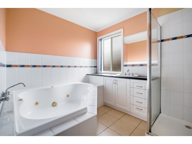 20 Elysee Avenue, South Morang VIC 3752