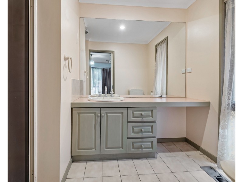 26 Blossom Park Drive, Mill Park VIC 3082