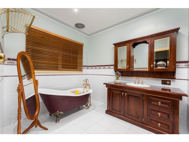 55 Bramble Crescent, Bundoora VIC 3083