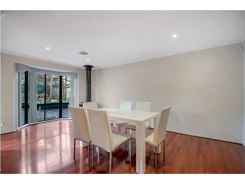 4 Mew Court, Mill Park VIC 3082