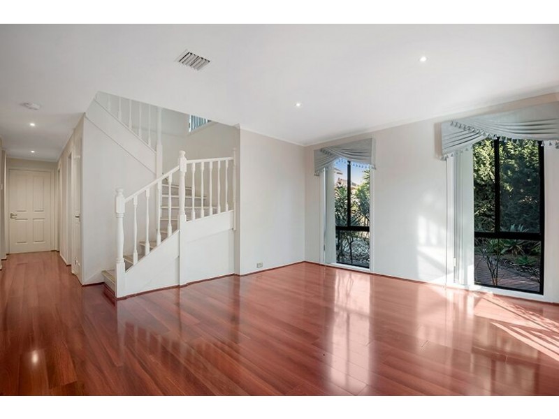 4 Mew Court, Mill Park VIC 3082