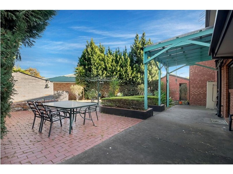 4 Mew Court, Mill Park VIC 3082