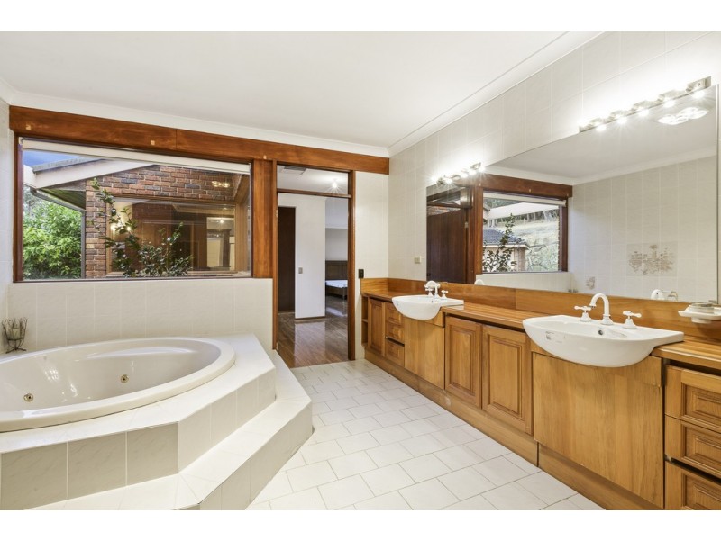 5 Joslyn Drive, Research VIC 3095