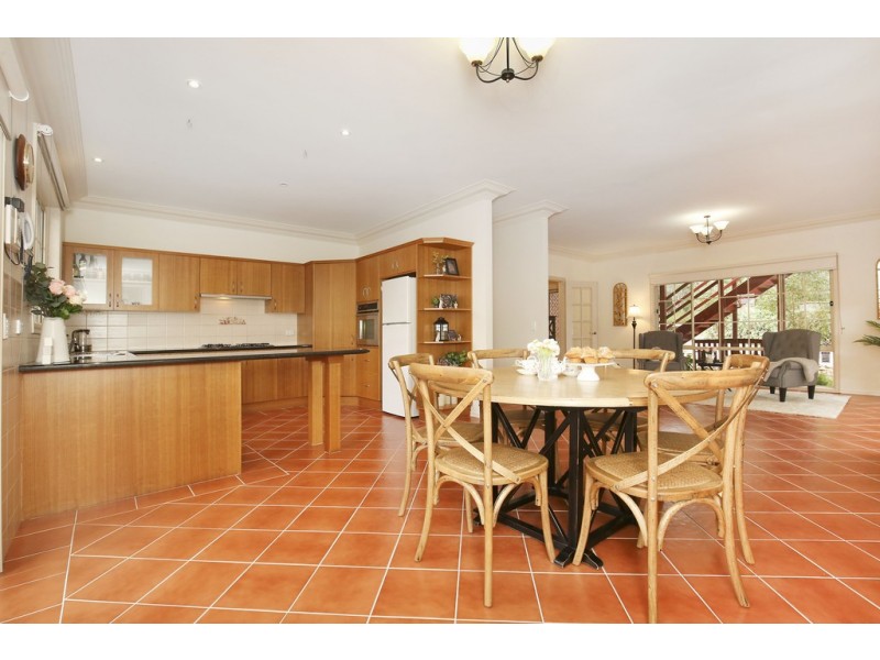 14 Amethyst Walk, Bundoora VIC 3083