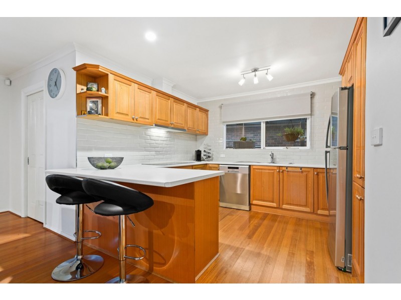 16 Cumberland Crescent, Thomastown VIC 3074