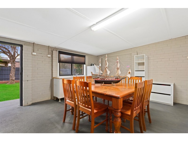 16 Cumberland Crescent, Thomastown VIC 3074