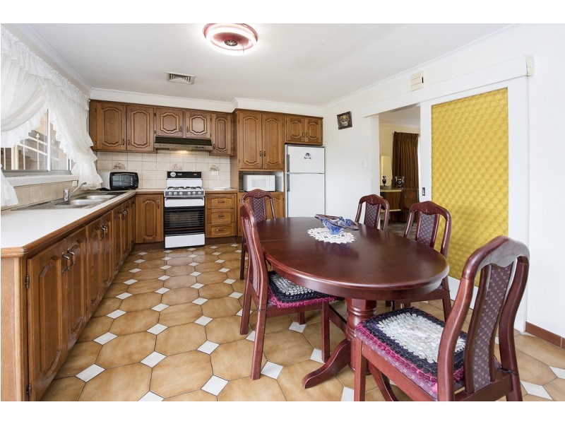 6 Robson Avenue, Avondale Heights VIC 3034