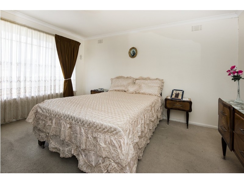 6 Robson Avenue, Avondale Heights VIC 3034