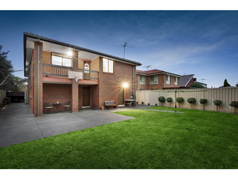 18 Hutchins Circuit, Bundoora VIC 3083