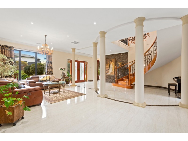 31 Fitzjohns Drive, Bundoora VIC 3083