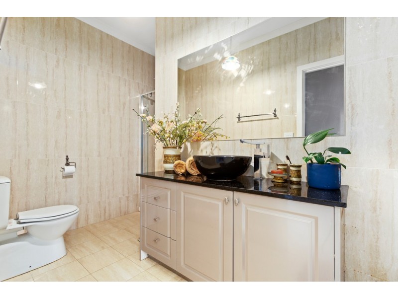 31 Fitzjohns Drive, Bundoora VIC 3083