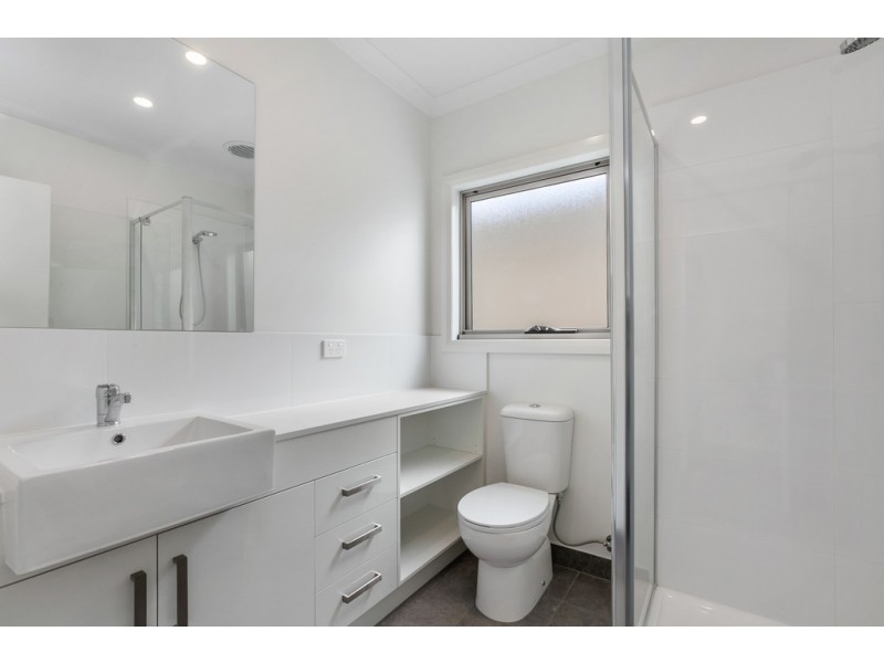 2/115 Cheddar Road, Reservoir VIC 3073