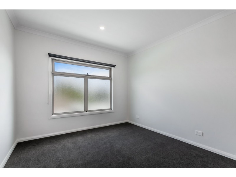2/115 Cheddar Road, Reservoir VIC 3073