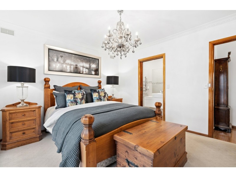 108 Mill Park Drive, Mill Park VIC 3082