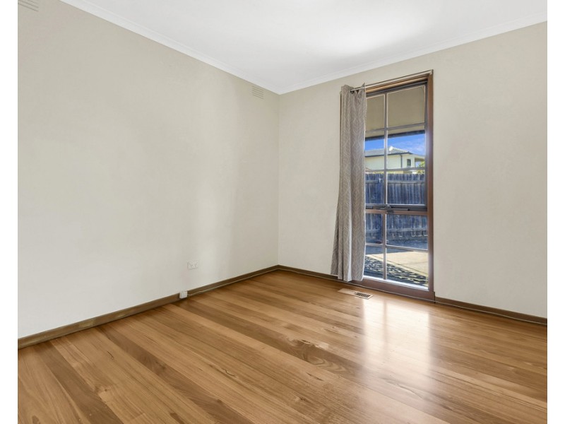 2 Mawson Close, Mill Park VIC 3082