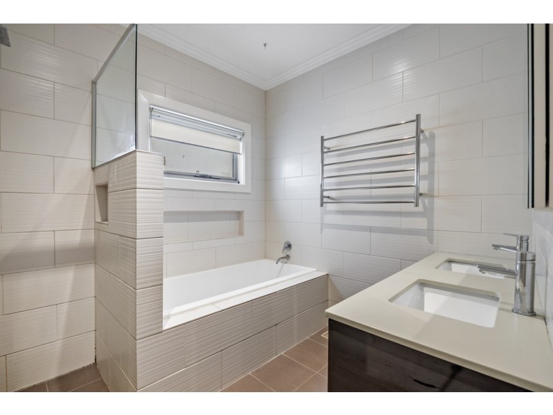 18 Highlands Road, Thomastown VIC 3074
