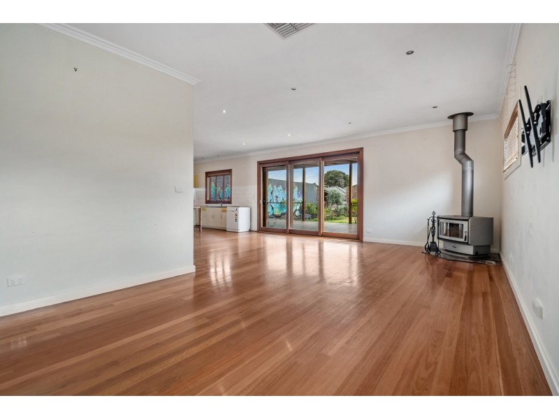18 Highlands Road, Thomastown VIC 3074