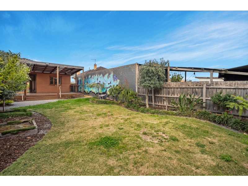 18 Highlands Road, Thomastown VIC 3074