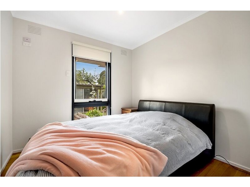 2 Cuthbert Drive, Mill Park VIC 3082